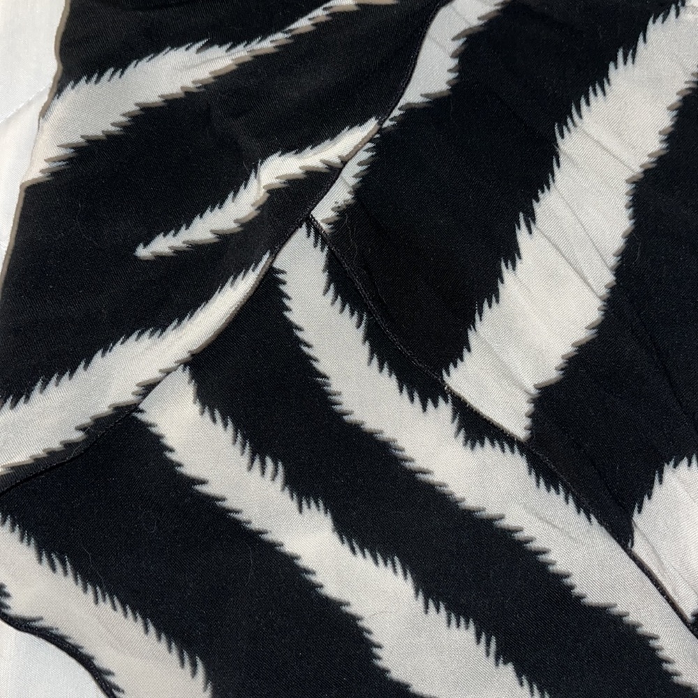 INDAH basso zebra shorts - Picture 5 of 10